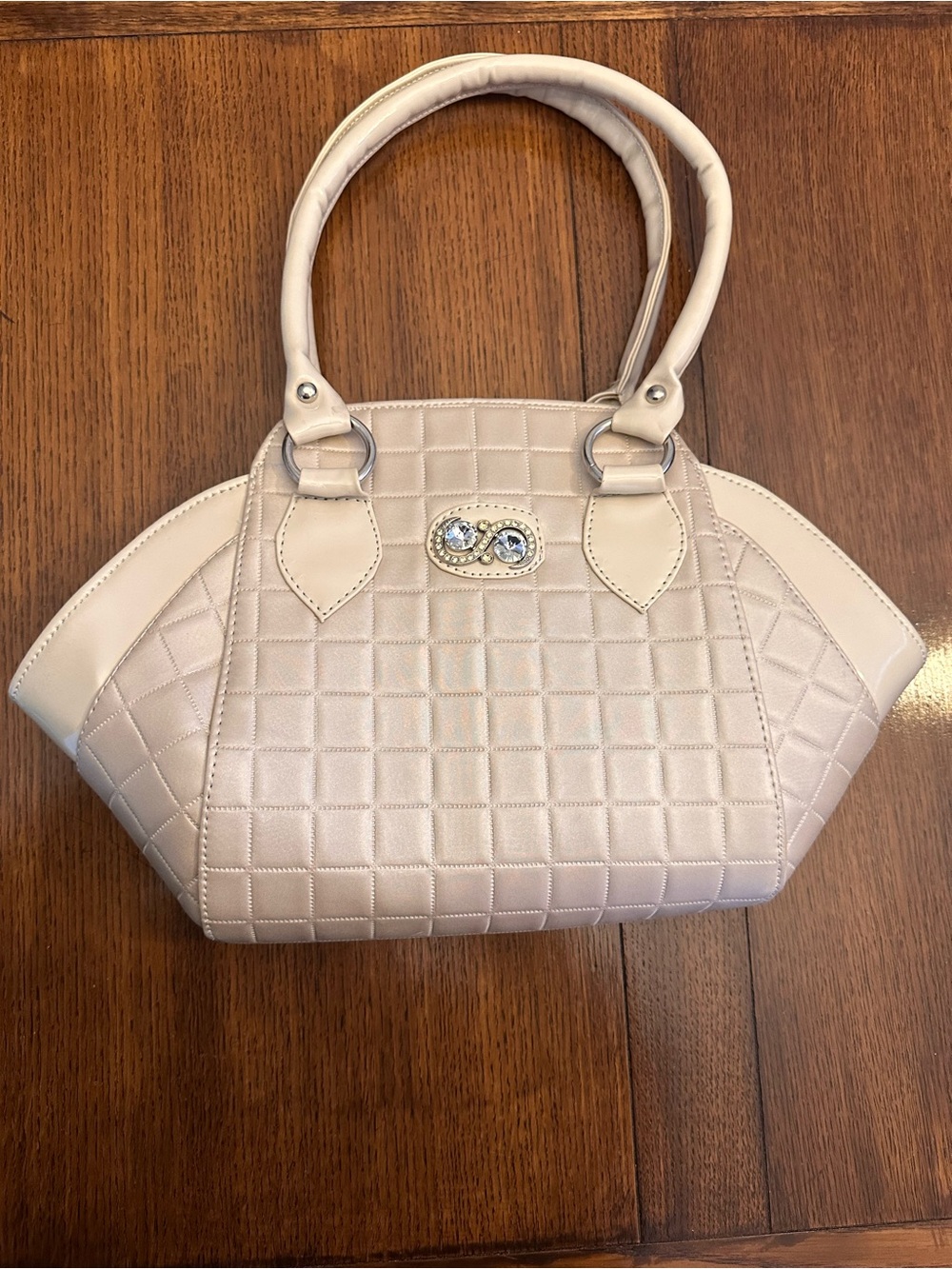 ⭐️ Elegant Quilted Cream Vinyle Satchel Handbag Like New